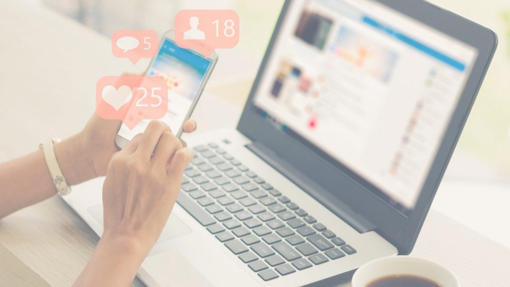 Foto Cabecera gestion redes sociales - efecto transparente